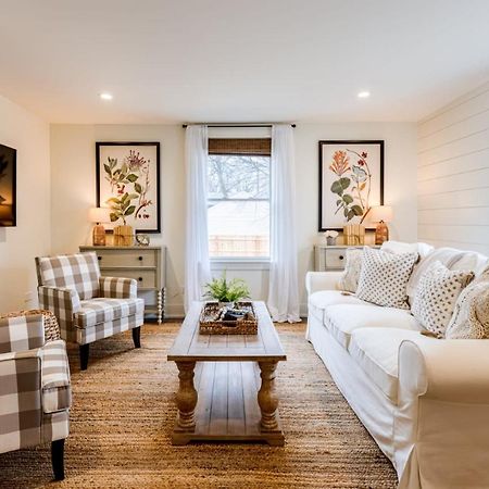 Downtown Luxury Farmhouse Apartment #4 West Dundee ภายนอก รูปภาพ