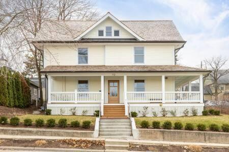 Downtown Luxury Farmhouse Apartment #4 West Dundee ภายนอก รูปภาพ