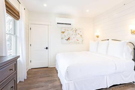 Downtown Luxury Farmhouse Apartment #4 West Dundee ภายนอก รูปภาพ